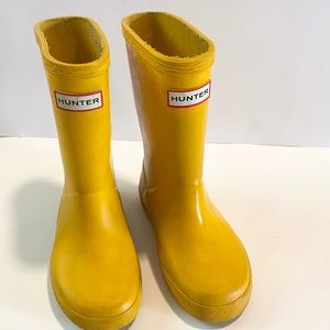 Toddler size 9 yellow Hunter rain boots
